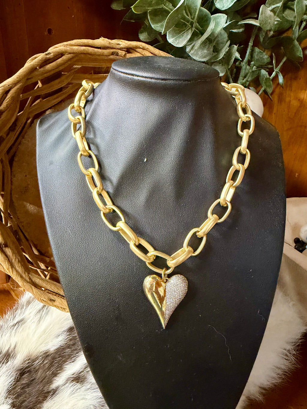 The Corazon Necklace