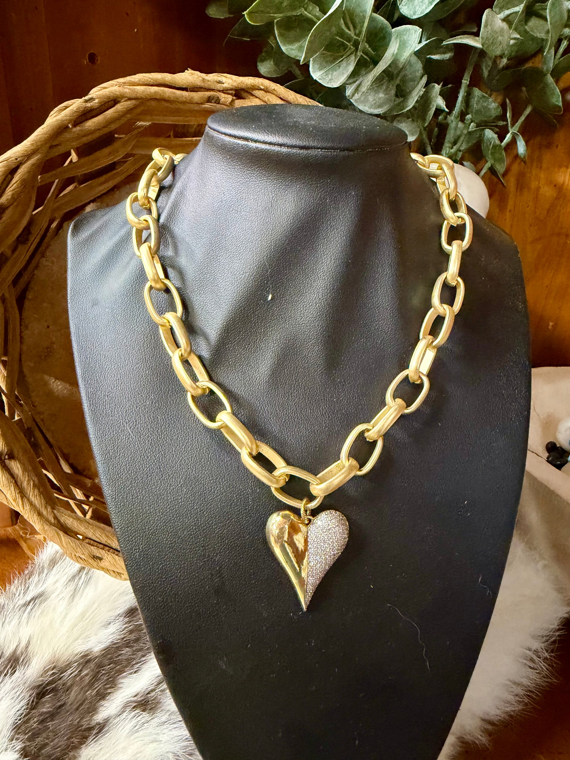 The Corazon Necklace