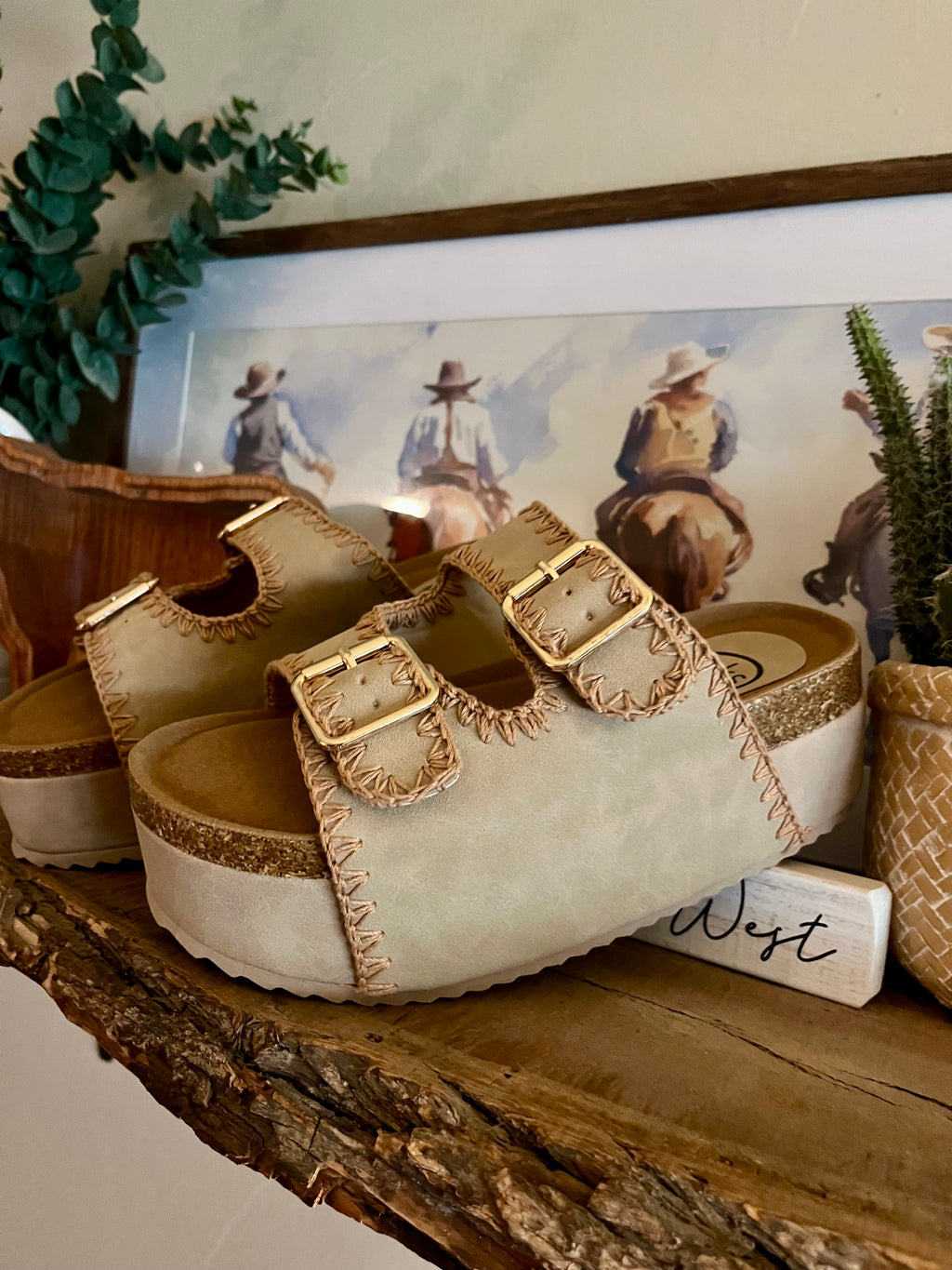 The Colter Platform Slides